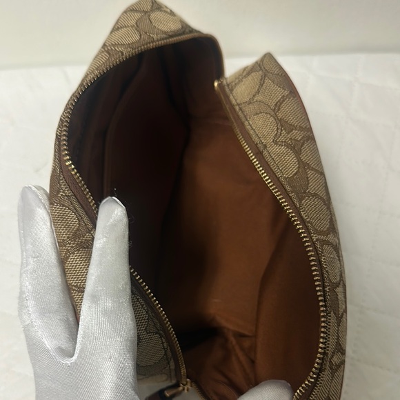 COACH Dempsey Boxy Cosmetic Case 20 Inches Signature Jacquard With Coach Patch - Picture 9 of 9